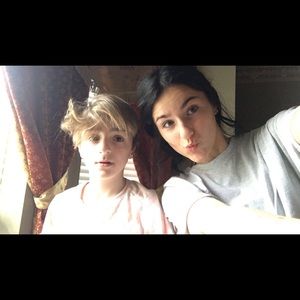 Meet your Posher, Amira